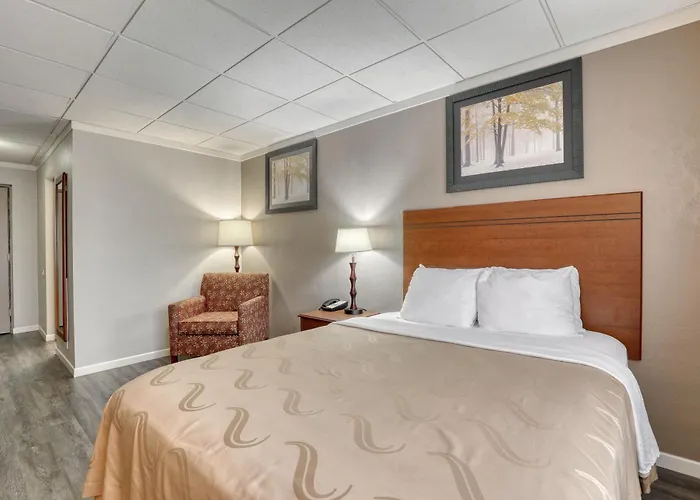 Quality Inn & Suites Green Bay Downtown